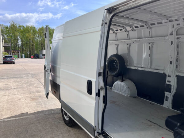 großer Transporter – Fiat Ducato Kasten (hoch+lang) – Bild 7